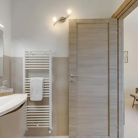 Διαμέρισμα Elysium With Pool And Garden - Happy