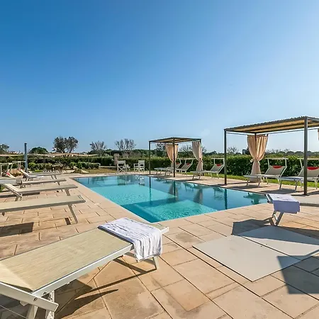 Elysium With Pool And Garden - Happy Alezio