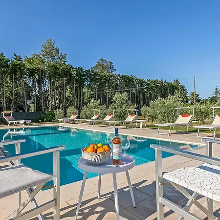 Διαμέρισμα Elysium With Pool And Garden - Happy *