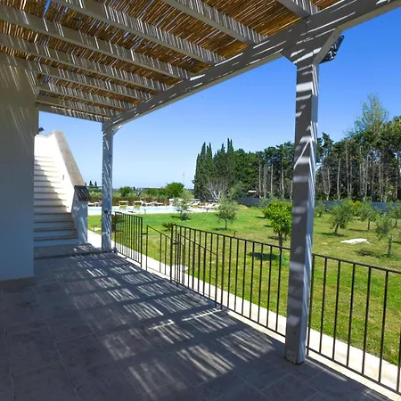 Apartment Villa Elysium With Pool And Garden - Happy Rentals Alezio