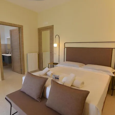 Villa Elysium With Pool And Garden - Happy Rentals