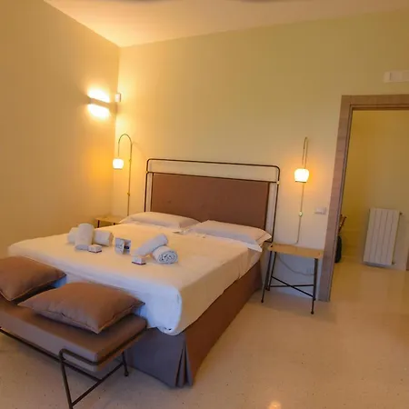 Apartment Villa Elysium With Pool And Garden - Happy Rentals