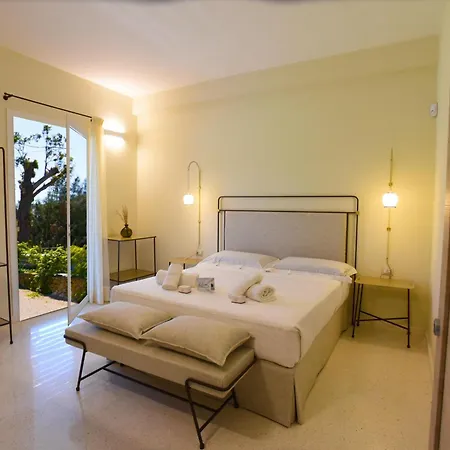 Villa Elysium With Pool And Garden - Happy Rentals *