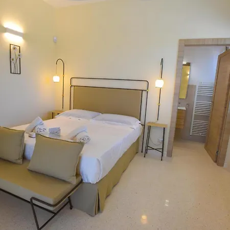 Villa Elysium With Pool And Garden - Happy Rentals