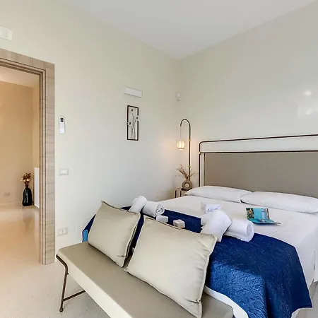 Elysium With Pool And Garden - Happy Apartmán Alezio