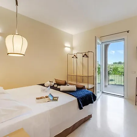 Elysium For 10 With Pool Near Gallipoli 빌라